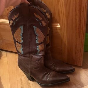 Y2K Nine West Butterfly Boots with Tan and Blue Accents